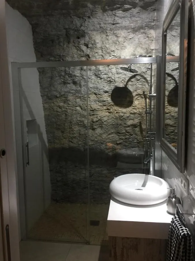 Villa Casa Cueva Un Rincon En La Roca Setenil De Las Bodegas Spanien